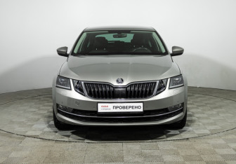 Подержанный автомобиль Skoda Octavia Liftback 2019 года (2 фото)