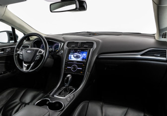 Подержанный автомобиль Ford Mondeo Sedan 2017 года (9 фото)