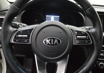 Подержанный автомобиль Kia Optima Sedan 2018 года (15 фото)