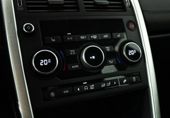 Подержанный автомобиль Land Rover Discovery Sport 2017 года (16 фото)