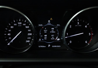 Подержанный автомобиль Land Rover Discovery 2017 года (12 фото)