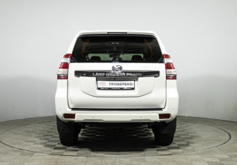 Подержанный автомобиль Toyota Land Cruiser Prado 2014 года (6 фото)