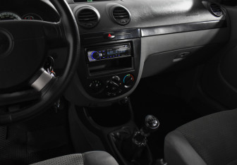 Подержанный автомобиль Chevrolet Lacetti Hatchback 2010 года (17 фото)