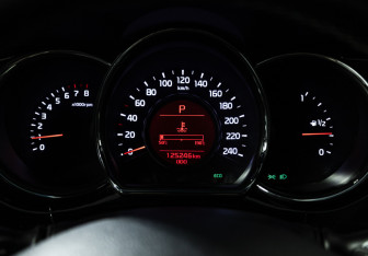 Подержанный автомобиль Kia Ceed Hatchback 2015 года (12 фото)
