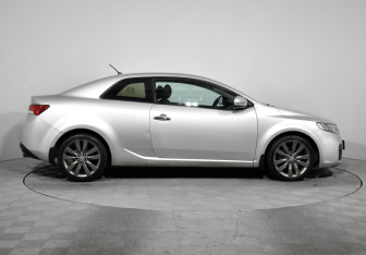 Подержанный автомобиль Kia Cerato Coupe 2011 года (4 фото)