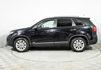 Подержанный автомобиль Kia Sorento 2018 года (8 фото)