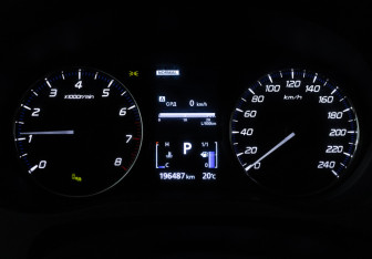 Подержанный автомобиль Mitsubishi Outlander 2020 года (12 фото)