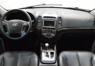 Подержанный автомобиль Hyundai Santa Fe 2012 года (14 фото)