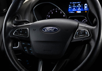 Подержанный автомобиль Ford Focus Wagon 2018 года (12 фото)