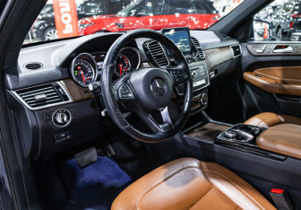Подержанный автомобиль Mercedes-Benz GLE 2016 года (23 фото)