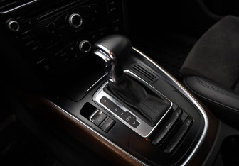 Подержанный автомобиль Audi Q5 2014 года (12 фото)