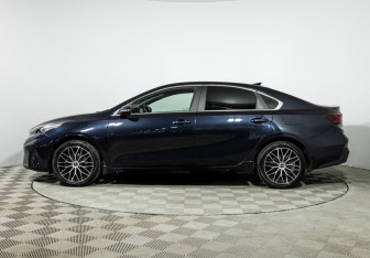 Подержанный автомобиль Kia Cerato Sedan 2022 года (8 фото)