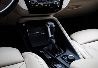 Подержанный автомобиль BMW X1 2021 года (19 фото)