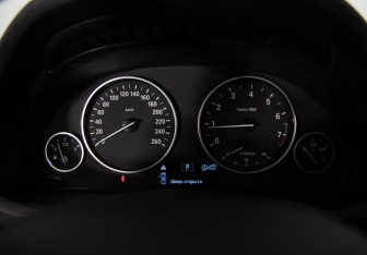 Подержанный автомобиль BMW X3 2015 года (13 фото)