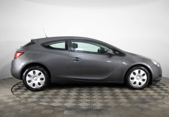 Подержанный автомобиль Opel Astra Hatchback 2012 года (4 фото)