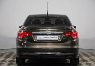 Подержанный автомобиль Citroen C4 Sedan 2013 года (6 фото)