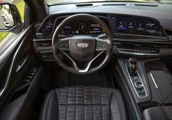 Подержанный автомобиль Cadillac Escalade Suv 2021 года (14 фото)