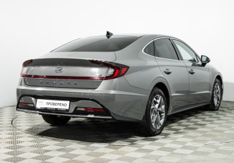 Подержанный автомобиль Hyundai Sonata 2019 года (5 фото)