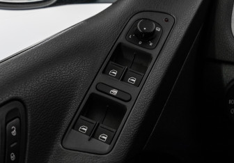 Подержанный автомобиль Volkswagen Tiguan 2013 года (16 фото)