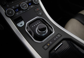 Подержанный автомобиль Land Rover Range Rover Evoque 2013 года (14 фото)