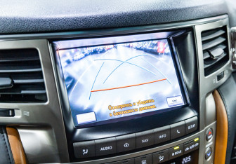 Подержанный автомобиль Lexus LX 2012 года (20 фото)