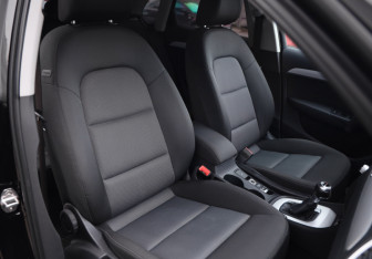 Подержанный автомобиль Audi Q3 2015 года (20 фото)
