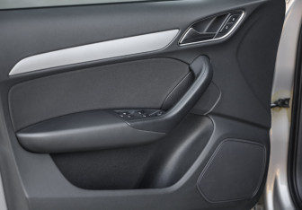 Подержанный автомобиль Audi Q3 2013 года (21 фото)