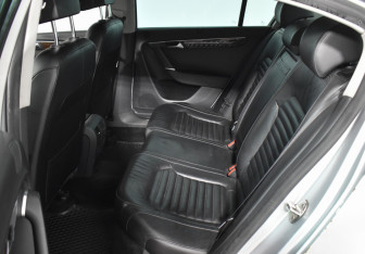 Подержанный автомобиль Volkswagen Passat Sedan 2011 года (11 фото)