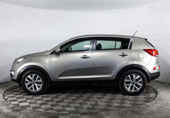 Подержанный автомобиль Kia Sportage 2015 года (8 фото)