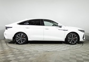 Подержанный автомобиль Chery Arrizo 8 2023 года (4 фото)