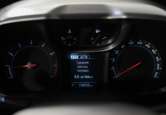 Подержанный автомобиль Chevrolet Orlando 2013 года (12 фото)