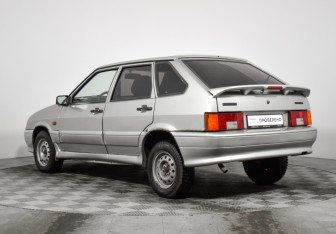 Подержанный автомобиль LADA (ВАЗ) 2114 2006 года (7 фото)