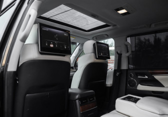 Подержанный автомобиль Lexus LX 2016 года (36 фото)