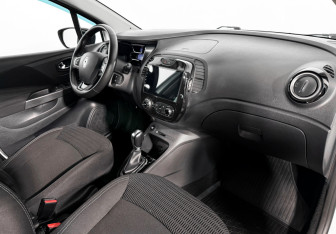 Подержанный автомобиль Renault Kaptur 2020 года (13 фото)