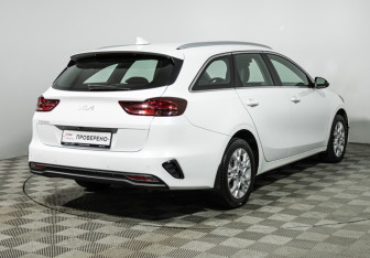 Подержанный автомобиль Kia Ceed Wagon 2021 года (5 фото)