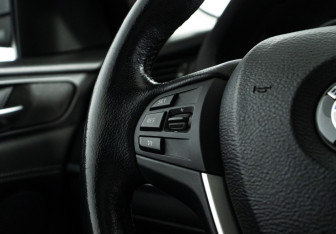 Подержанный автомобиль BMW X3 2012 года (23 фото)