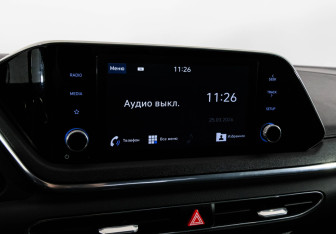 Подержанный автомобиль Hyundai Sonata 2020 года (18 фото)