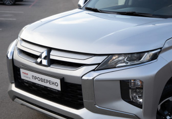 Подержанный автомобиль Mitsubishi L200 2021 года (2 фото)