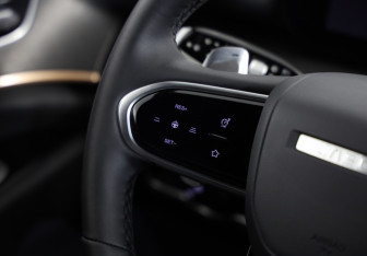 Подержанный автомобиль Jaecoo J8 2024 года (11 фото)