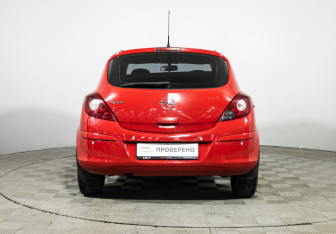 Подержанный автомобиль Opel Corsa 2010 года (6 фото)