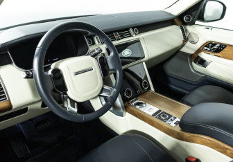 Подержанный автомобиль Land Rover Range Rover 2018 года (11 фото)