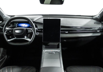 Подержанный автомобиль Geely Preface 2024 года (13 фото)