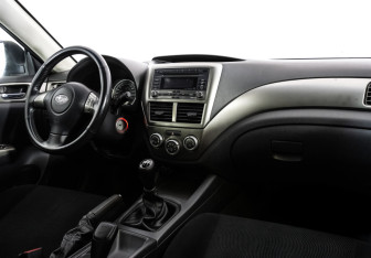 Подержанный автомобиль Subaru Impreza Hatchback 2008 года (9 фото)