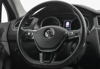 Подержанный автомобиль Volkswagen Tiguan 2017 года (14 фото)