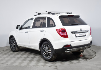 Подержанный автомобиль Lifan X60 2017 года (7 фото)