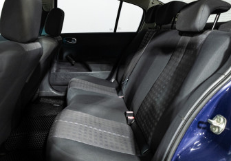 Подержанный автомобиль Renault Megane Sedan 2006 года (10 фото)