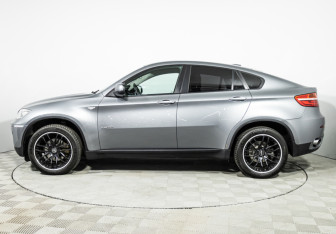 Подержанный автомобиль BMW X6 2013 года (8 фото)