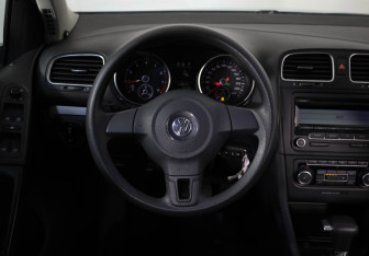 Подержанный автомобиль Volkswagen Golf Hatchback 2009 года (9 фото)