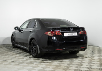 Подержанный автомобиль Honda Accord Sedan 2011 года (7 фото)