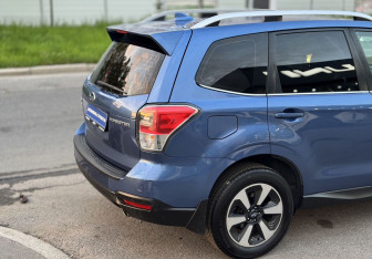 Подержанный автомобиль Subaru Forester Suv 2017 года (8 фото)
